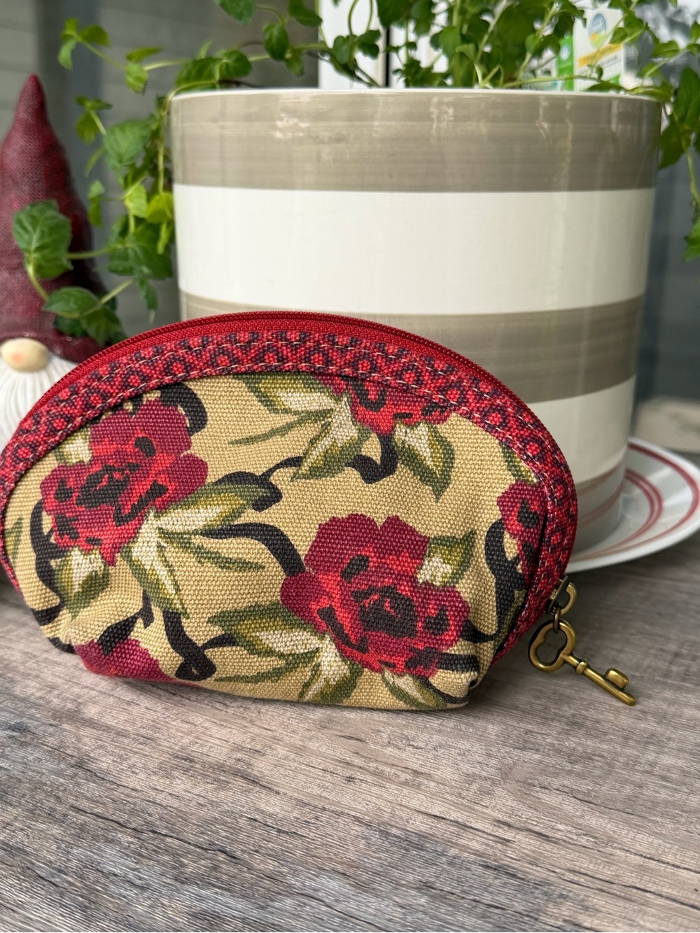 Vintage - Fossil Red Floral Canvas Coin Pouch - Picture 8 of 11